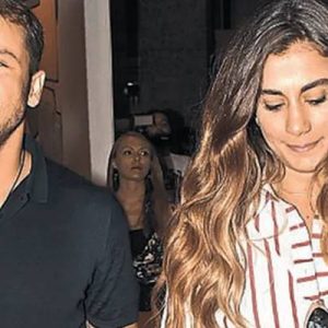 Oyuncu Tolga Sarıtaş ile Zeynep Mayruk’un ayrıldığı iddia edilmişti. Sarıtaş’tan