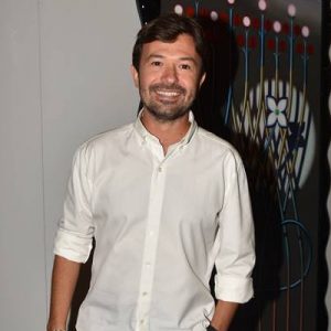 Başarılı müzisyen Yalın geçtiğimiz gün Contemporary Istanbul’u gezdi. Yalın kapıdan