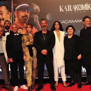 Cem Yılmaz’ın yönetmenliğini ve senaristliğini üstlendiği ‘Karakomik Filmler’ serisinin ilk