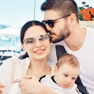 Haziran ayında ilk oğlu Efehan’ı kucağına alan oyuncu Tolgahan Sayışman’ın