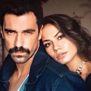 Erkenci Kuş’un ardından ekranlara dönmeye hazırlanan oyuncu Demet Özdemir, sosyal