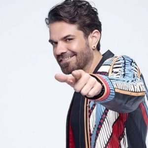 Şarkıcı Kenan Doğulu, önceki akşam Harbiye’de binlerce kişiye konser verdi.