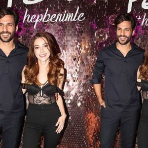 Oyuncu Özge Gürel, Penti’nin yeni reklam yüzü oldu. Önceki gün