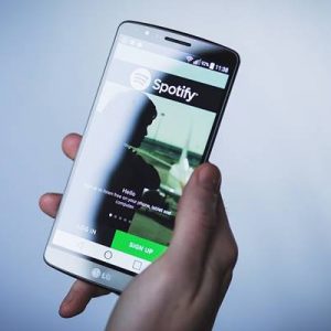 Apple Music, Tidal ve Deezer gibi alternatiflere rağmen müzik uygulamaları