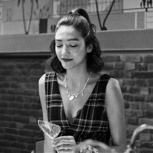 Her Yerde Sen dizisinde başrolde yer alan ünlü oyuncu Aybüke