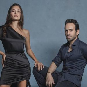 Kanal D’nin başrollerini Buğra Gülsoy ve Hande Erçel’in paylaştığı, merakla