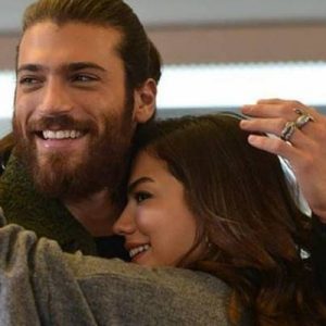 Akşam yazarı Barış Kocaoğlu, Can Yaman, Madrid Havalimanı’nda kendisini karşılamaya
