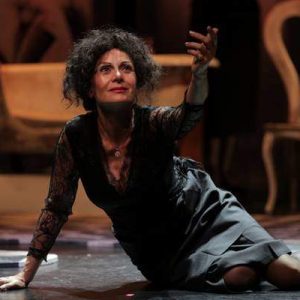 Hatice Aslan (Edith Piaf), Devrim Nas (Kişi), Hande Soral (Frida
