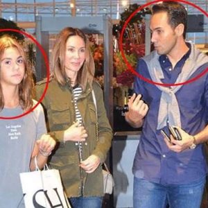 Demet Şener, geçtiğimiz günlerde eşi Cenk Küpeli ile çocukları Ömer