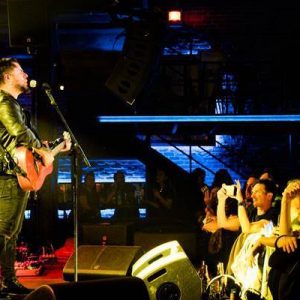 Geçtiğimiz günlerde Ordu’da bir mekanda muhteşem bir konser veren Emre