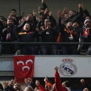 Real Madrid’in Benzema ile bulduğu gol sonrası sarı-kırmızılı taraftarlar, “Formayı