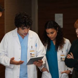 FOX TV’de ekrana gelen Mucize Doktor dizisi ilgi görmeye devam