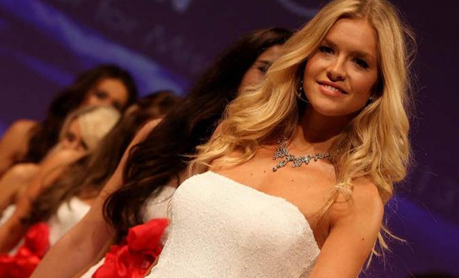 Miss England organizatörleri, ilginç bir karara imza atarak, adayların makyajsız