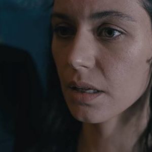 Netflix’te yayınlanan ve başrollerinde Beren Saat ile Mehmet Günsür’un yer