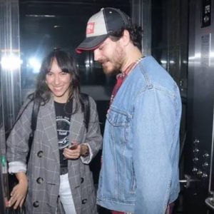 Çağatay Ulusoy’un bir dargın bir barışık aşk yaşadığı Duygu Sarışın,