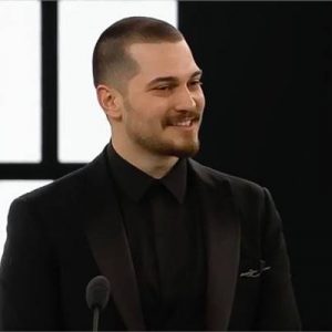 Yeni projesi için 100 kiloya çıkan Çağatay Ulusoy film ertelenmesi