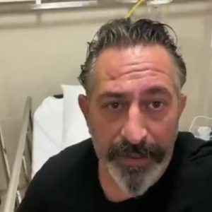 Ünlü komedyen Cem Yılmaz, Bostancı Gösteri Merkezi’ndeki oyunundan önce rahatsızlanarak