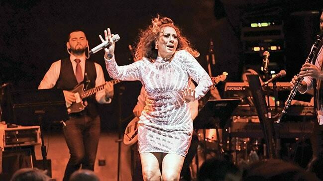 Işın Karaca, kızı Mia’nın biyolojik babası Sedat Doğan’ın yeni boşandığı
