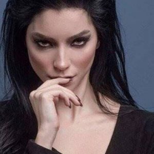 Oyuncu Merve Boluğur, Murat Dalkılıç’tan ayrıldıktan sonra ticarete atılmıştı. Oyuncu