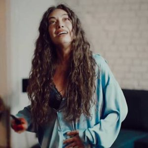 Başrollerini Engin Akyürek, Neslihan Atagül ve Uraz Kaygılaroğlu’nun paylaştığı Sefirin