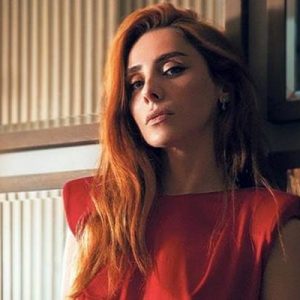 Oyuncu Nur Fettahoğlu, kızı Elisa ile birlikte önceki gün Akmerkez’de