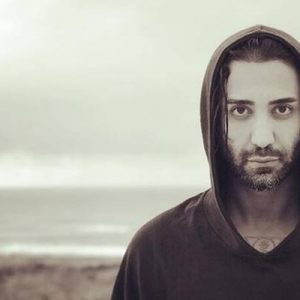 Şarkıcı Tan, bir kadın tarafından takip edildiği gerekçesiyle savcılığa suç