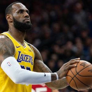 Amerikan Basketbol Ligi’nde (NBA) Los Angeles Lakers forması giyen LeBron