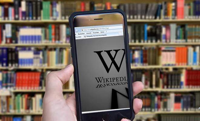 2 yılı aşkın süredir yasak olan internet ansiklopedisi, dün yeniden