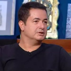 Eser Yenenler Show’a konuk olan Acun Ilıcalı, babasıyla arasında geçen