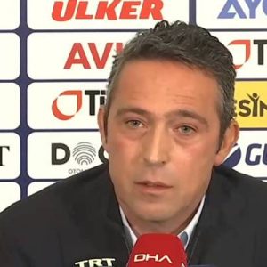Fenerbahçe Başkanı Ali Koç, ezeli rakipleri Trabzonspor ve Galatasaray’ın kendilerine