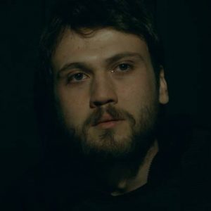 Ay Yapım imzalı, Show TV’de ekrana gelen Çukur, dün akşam