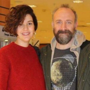 Ünlü radyocu ve Stand-up showlarıyla dikkatleri çeken Yasemin Şefik, Best