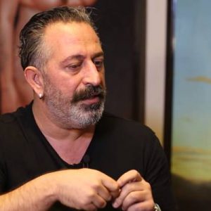 Ünlü komedyen Cem Yılmaz gazeteci Cüneyt Özdemir’in YouTube kanalında sunduğu