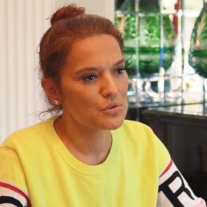 Demet Akalın’dan alkışlanacak hareket… Demet Akalın depremin olduğu ilk anlardan