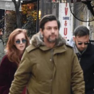 Oyuncu Elçin Sangu ile sevgilisi Yunus Özdiken restoran çıkışında gergin