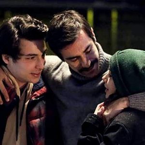 İbrahim Çelikkol ve Demet Özdemir’in başrol oynadığı “Doğduğun Ev Kaderindir”