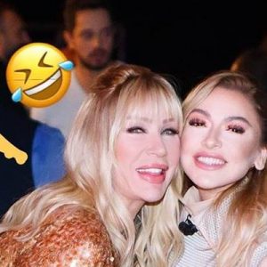 Şarkıcı Hadise, jüri koltuğunda oturduğu O Ses Türkiye yarışmasının kulisinden