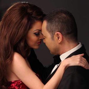 Caroline Yılmaz’ın “Canı Sağolsun” adlı şarkısının klip çekiminde Caroline ile