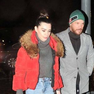 Aşklarına dolu dizgin devam eden Sinan Akçıl ve Burcu Kıratlı