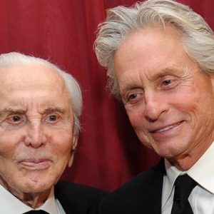 Hollywood’un efsanevi aktörü Kirk Douglas, 61 milyon dolarlık servetini oğlu