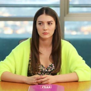 İmaj değişikliğine giden Burcu Özberk’i hayranları tanıyamadı. Güzel oyuncunun paylaşımına