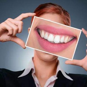 Diş ve Çene Cerrahisi Uzmanı Dr. Utku Üretürk, eksik dişlerin