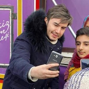 Kansersiz Yaşam Derneği yönetim kurulu üyesi olan sanatçı Mustafa Ceceli
