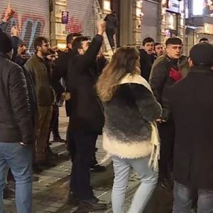 İdlib’deki saldırı, Rusya’nın İstanbul Başkonsolosluğu önünde protesto edildi. Polis ekipleri