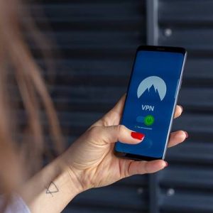 İnternette yaşanan kısıtlamaların ardından ‘’VPN nasıl kurulur, nereden indirilir?’’ soruları