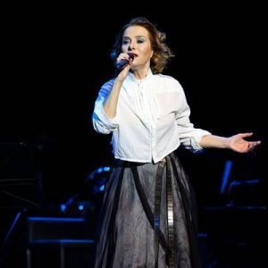 Zuhal Olcay, büyüleyici sesi ve sevdiğimiz şarkılarıyla Vestel Gururla Yerli