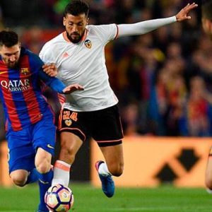 La Liga ekiplerinden Valencia’da forma giyen Arjantinli stoper Ezequiel Garay,