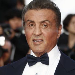 Sylvester Stallone, koronavirüse eldiven tedbiri aldı. Koronavirüsün 26 can aldığı