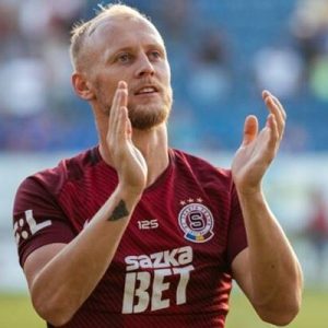 Galatasaray’ın eski futbolcusu Semih Kaya, sarı-kırmızılıların ardından gittiği Sparta Prag’da