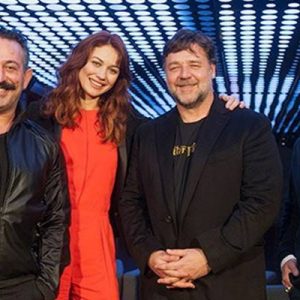 Dünyaca ünlü 40 yaşındaki yıldız oyuncu Olga Kurylenko, sosyal medya